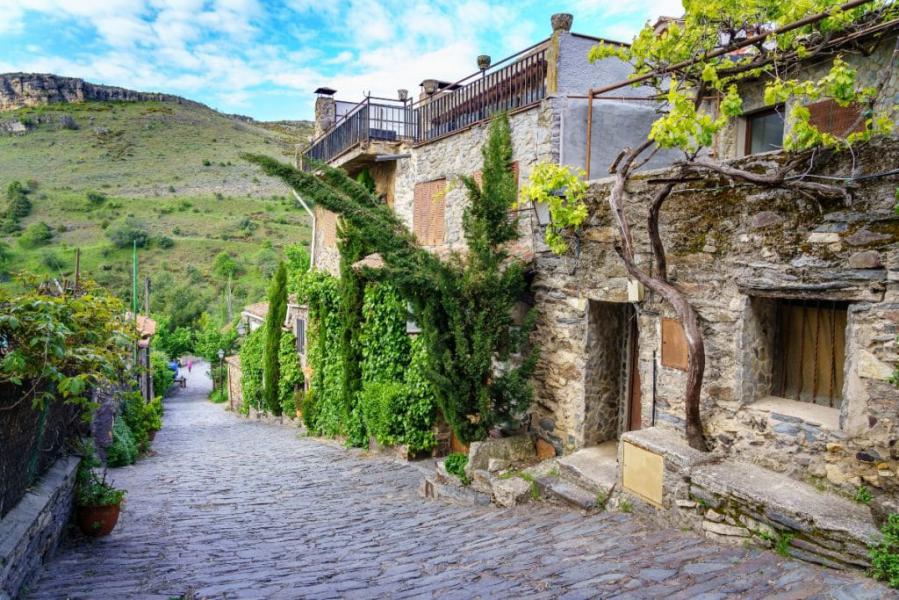 Patones de Arriba, paraíso de calles empedradas