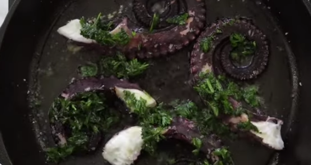 Pulpo Con Chimichurri La Receta Más Curiosa Para Olvidarte Del Pulpo A La Gallega