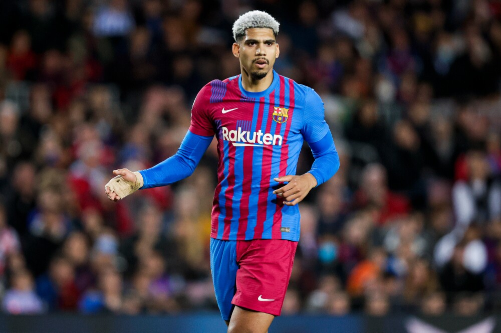 La Final De La Europa League De Bilbao Puede Desbloquear Venta Histórica Del Fc Barcelona 1 Ronald Araujo