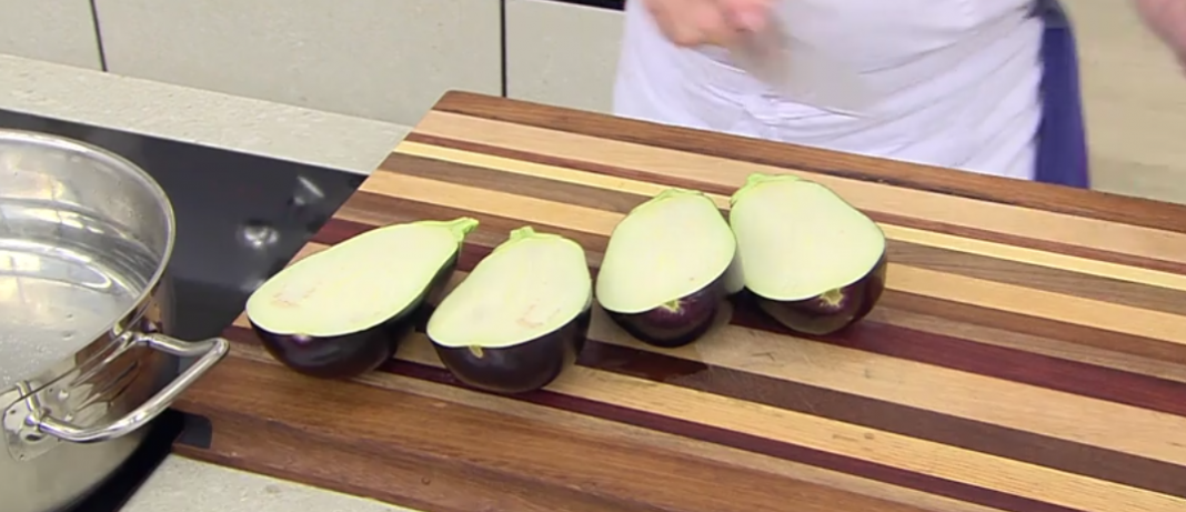 Triunfa en la mesa con las berenjenas rellenas de Karlos Arguiñano