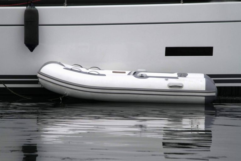 ForBoat.eu ofrece embarcaciones náuticas con suelos hinchables y desmontables con diferentes precios
