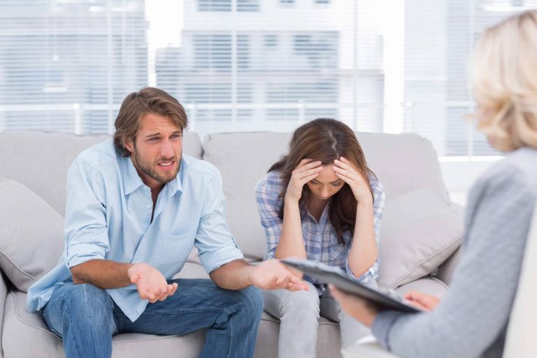 Terapia de pareja con Cristina Centeno para gestionar momentos difíciles en una relación
