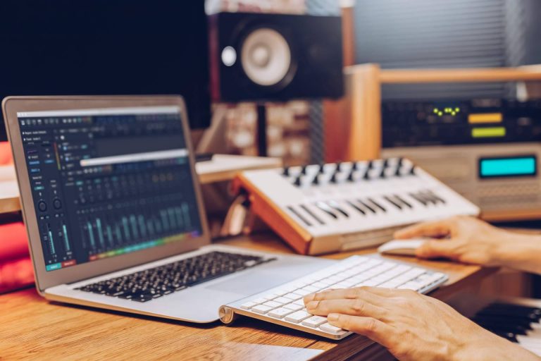 Muchas plataformas musicales ya cuentan con el nuevo remix de Marky StarDST