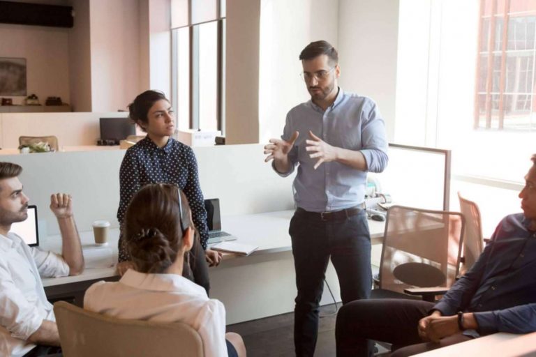 Una de las profesiones más demandadas en el mundo de la psicología es la de coaching profesional