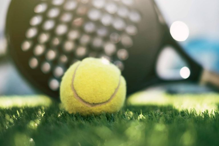 Entre todas las edades, el pádel se ha convertido en un deporte en tendencia, con SPORT AND TREND