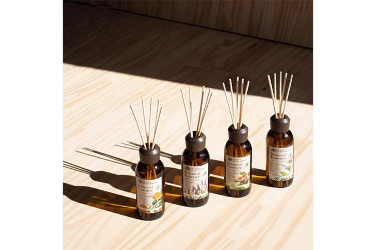 El ambientador mikado, decorativo y natural, en la colección más sostenible de La Casa de los Aromas