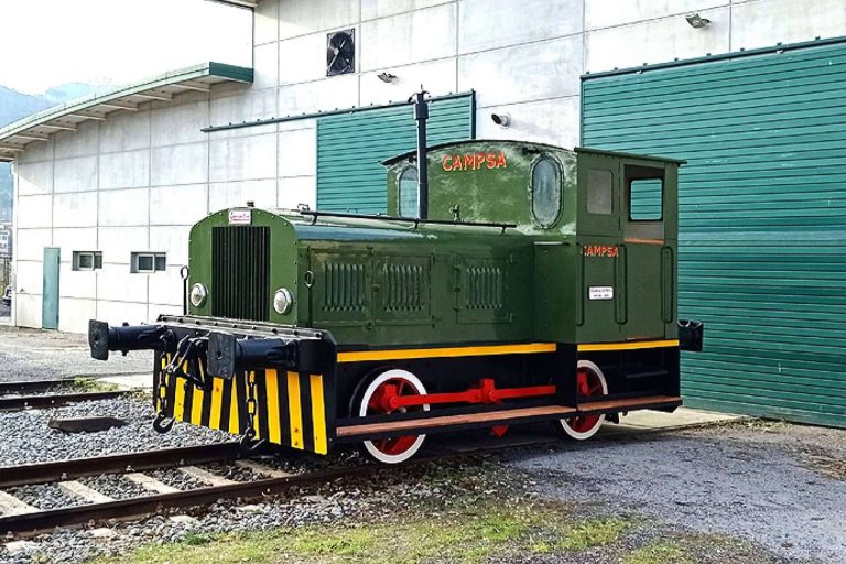 Restaurada una antigua locomotora de Campsa por la Fundación del Patrimonio Ferroviario