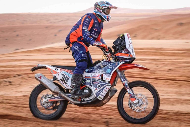 La ropa off road a medida que ofrece ADHESIVOSEMBARRADOS