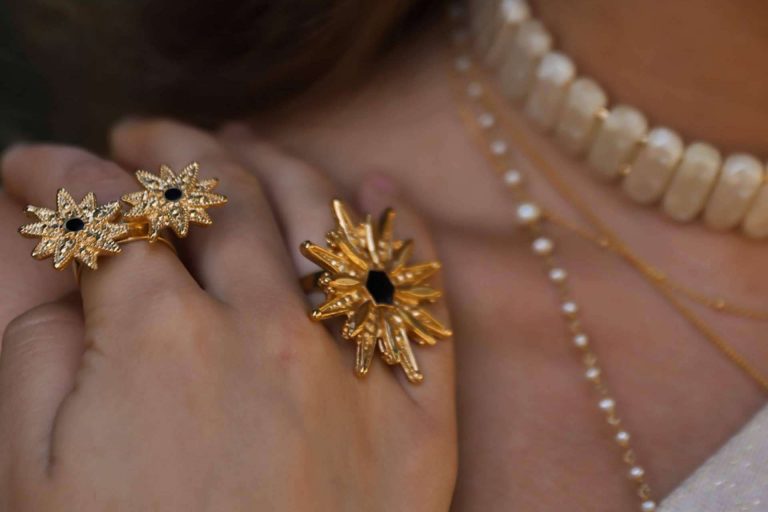Un amplio catálogo de anillos que destaca por su elegancia, distinción y por no necesitar talla, en Trepillé