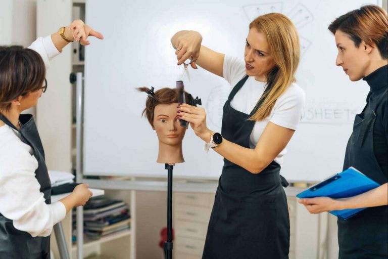 Formación para profesionales de peluquería de la marca Elgon, de la mano de su proveedor Hair Shop