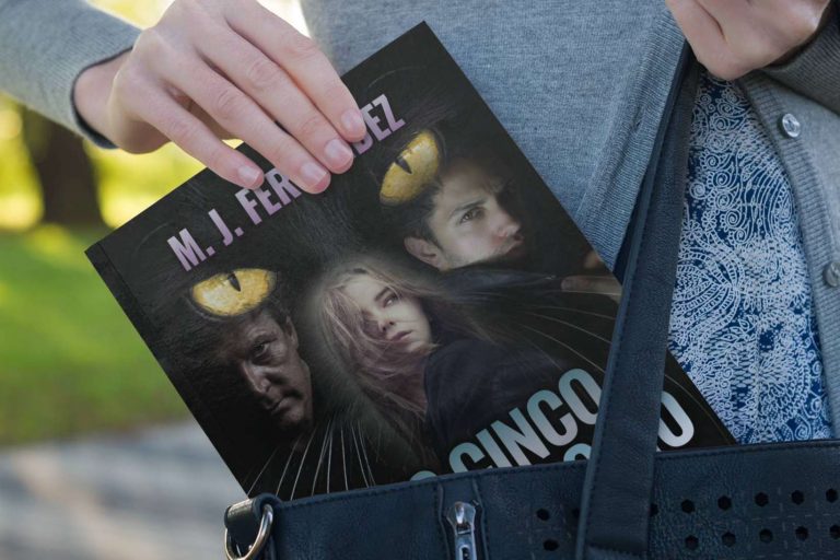 ‘Las cinco patas del gato’ es la última novela de la serie del inspector Salazar, escrita por M.J. Fernández