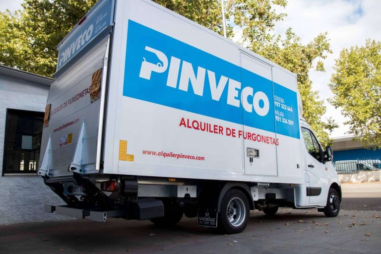 Pinveco ofrece alquiler de furgonetas para profesionales en Andalucía