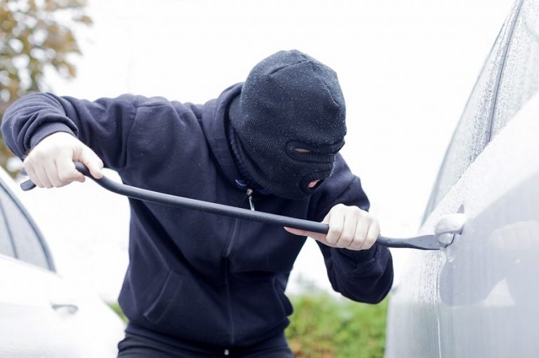 ¿Qué debo hacer si me roban el coche?