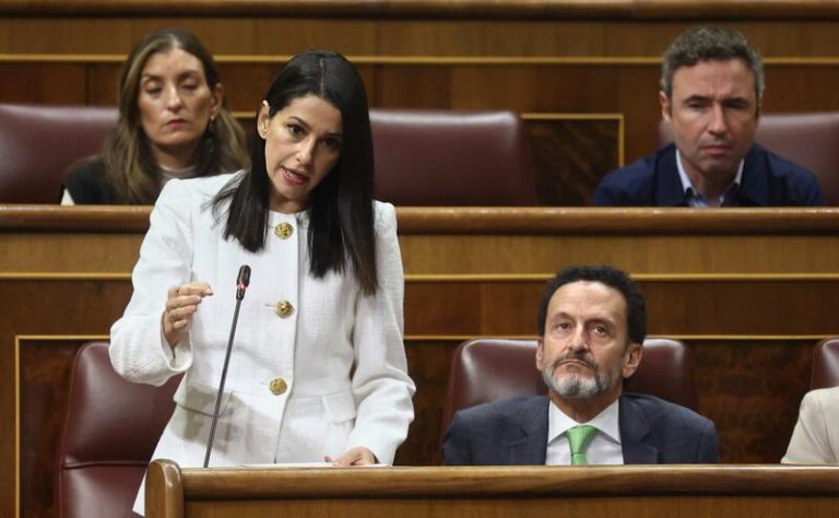 Ciudadanos lleva hoy a votación al Congreso la retirada inmediata de las mascarillas en transporte y farmacias