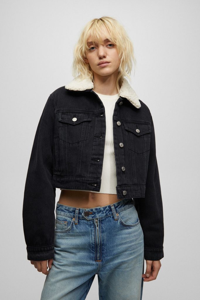 El total look de Pull&Bear para ser la más elegante de la oficina 137 Pull&Bear: Cazadora vaquera con borreguito
