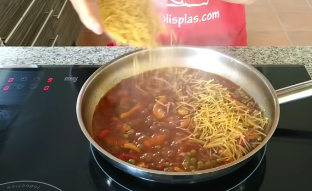 Fideos con lomo: la receta de plato único que te llenará un montón 48 Fideos con lomo la receta de plato único que te llenará un montón
