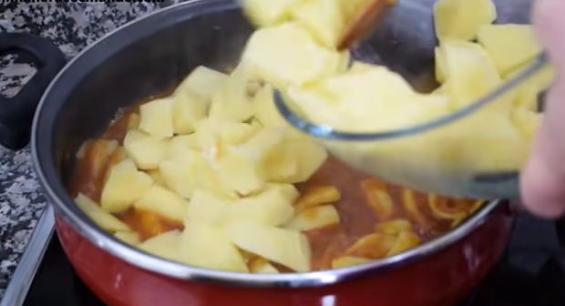 Calamares con patatas, el plato consistente que puedes comer en cualquier momento