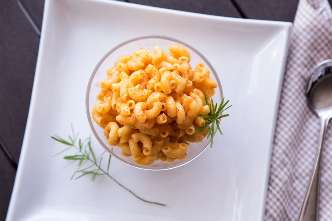 Así borda Dani García los macarrones con queso al estilo americano