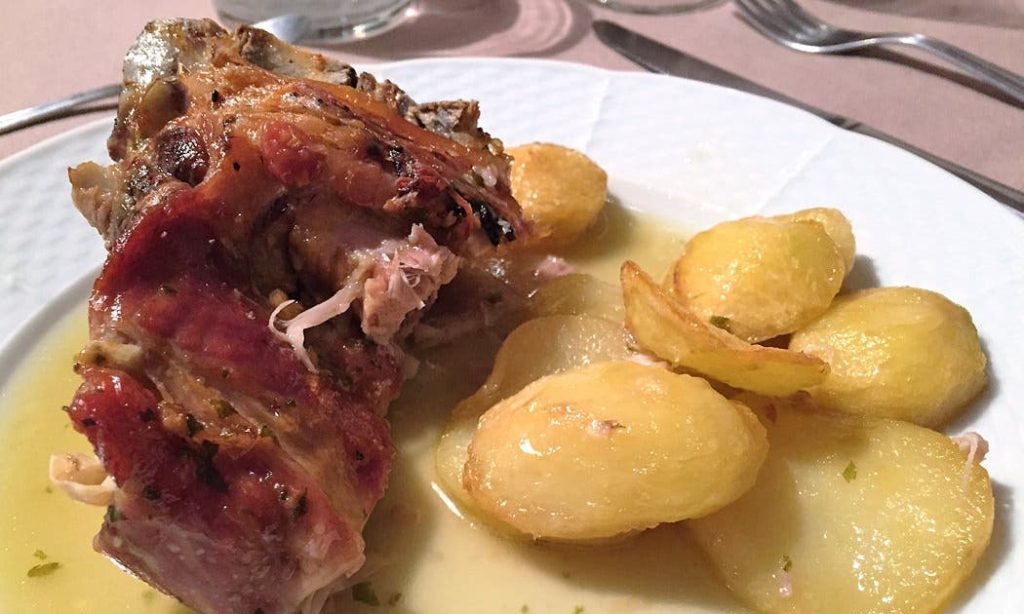 Cabrito lechal al horno: cómo prepararlo para que no se te queme o se seque 92 Cabrito lechal al horno: cómo prepararlo para que no se te queme o se seque