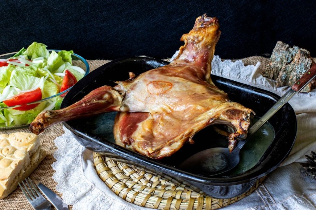 Cabrito lechal al horno: cómo prepararlo para que no se te queme o se seque 89 comida