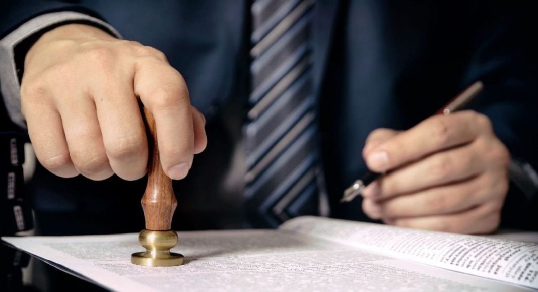 Cómo y dónde compulsar documentos