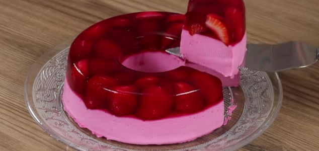 Los 3 ingredientes que necesitarás para una gelatina de fresa
