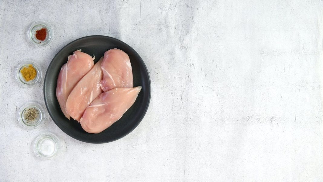 Pollo al curry, la receta paso a paso que solo tarda 15 minutos