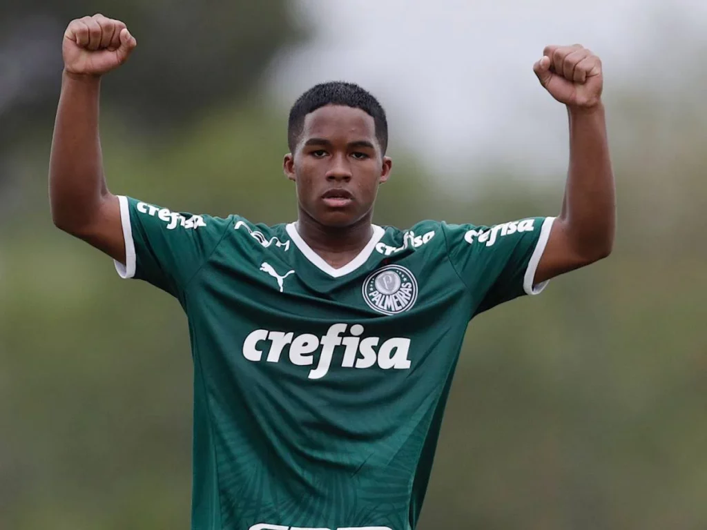 El jugador que tiene todas las papeletas para fichar por el Real Madrid 26 Su sangre de gol cautiva