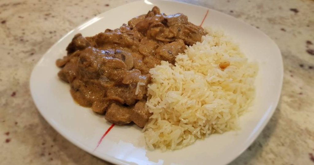 Ternera Strogonoff: El Delicioso Plato Ruso Que No Podrás Odiar