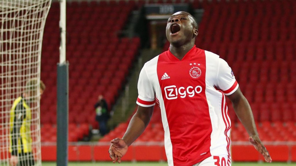 Entre estos cuatro jugadores está la delantera futura del Real Madrid 19 Un gran goleador