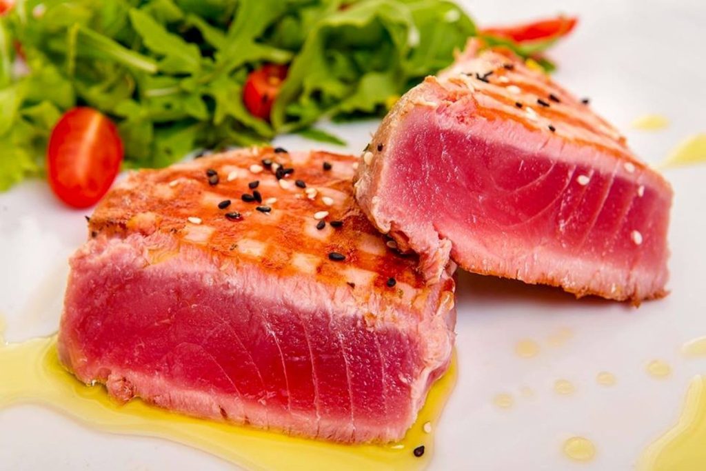 Ventresca de atún: el truco para que no se te queme a la brasa y se haga uniforme