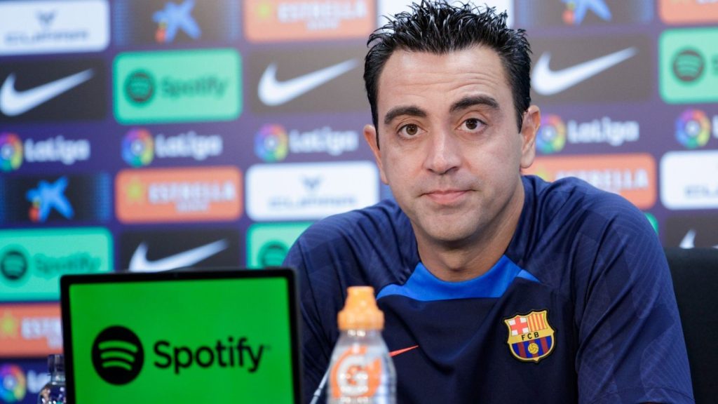 Xavi lo ha sacado de su alineación