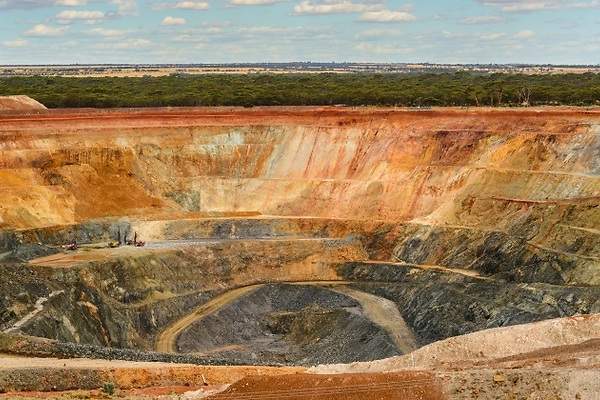 El mineral artificial para ganar la «guerra» con China por las tierras raras