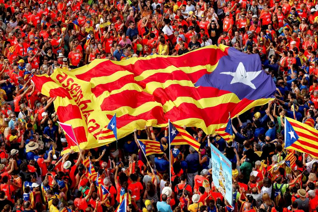 El plan secreto del independentismo aboga a España a una paralización del Congreso