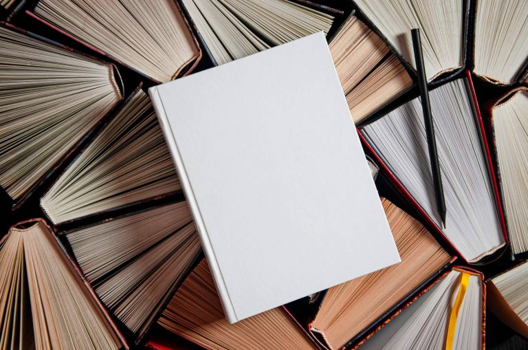 ¿Cómo de importante es diseñar una cubierta de libros única para atrapar al lector?