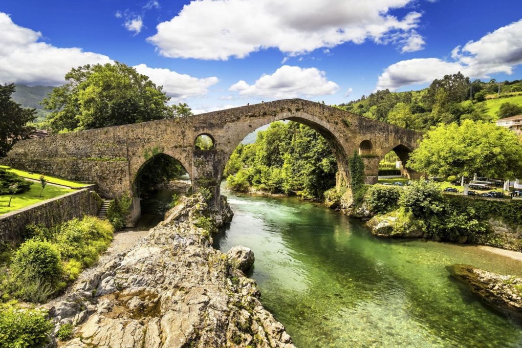Los pueblos más románticos de España: Cangas de Onís