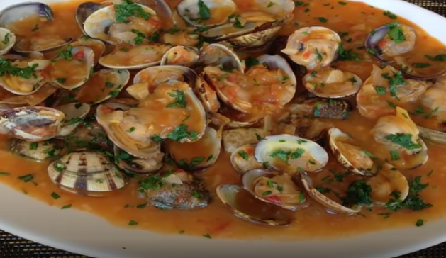 Almejas a la marinera la receta sencilla y rica que se toma en el norte