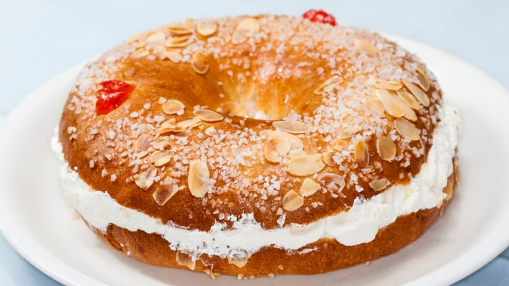Cómo hacer en casa la corona de la Almudena, el dulce típico de Madrid