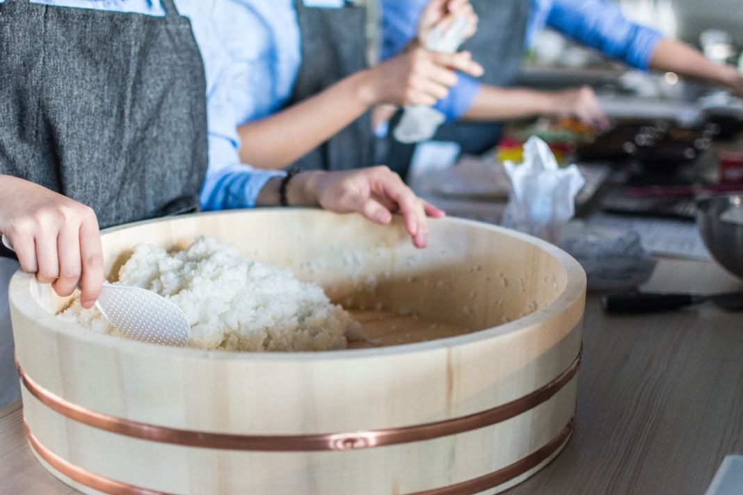 El tiempo que debes cocer el arroz para que esté en su punto