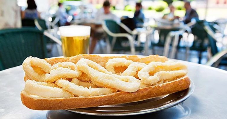 Estos son los mejores restaurantes para comerte un bocadillo de calamares en Madrid