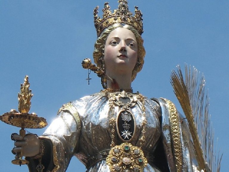 Santa Lucía de Siracusa es la santa venerada el 13 de diciembre