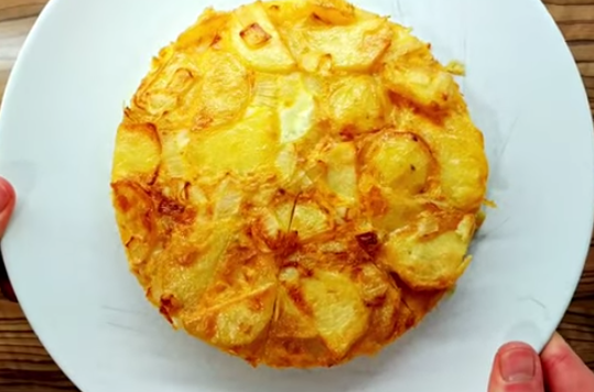 Tortilla de patatas en freidora de aire: así puedes hacerla para que salga perfecta