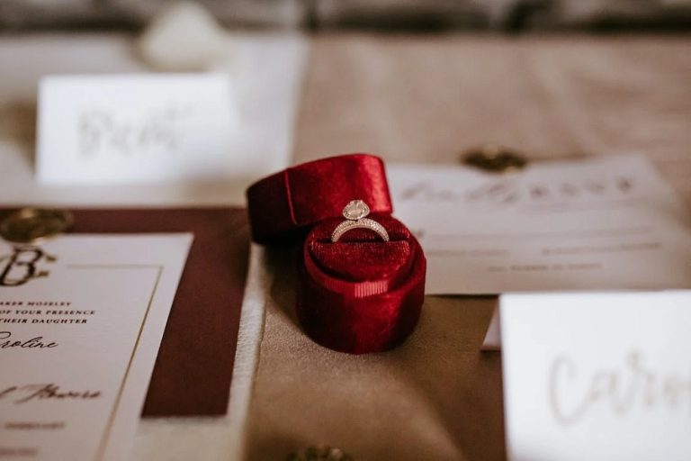 Los mejores anillos para regalar a tu novia estas navidades