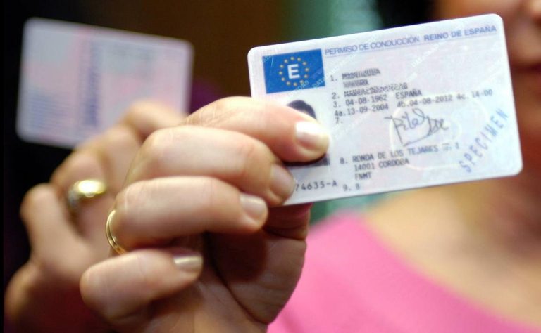 La DGT ‘condona’ la multa más habitual que cometen los conductores