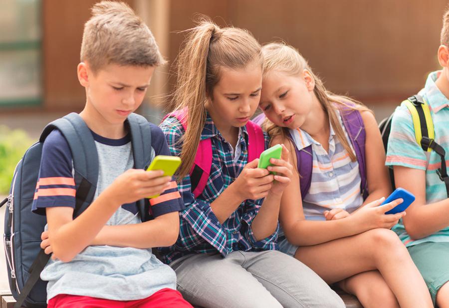 Educación va un paso más allá: el control de las redes sociales de los menores