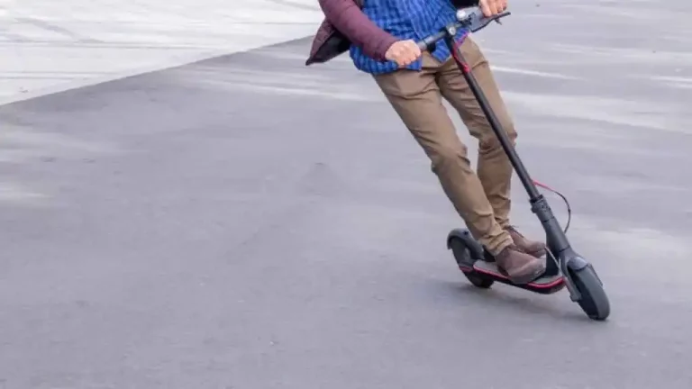 La nueva exigencia de la DGT para poder circular con un patinete eléctrico