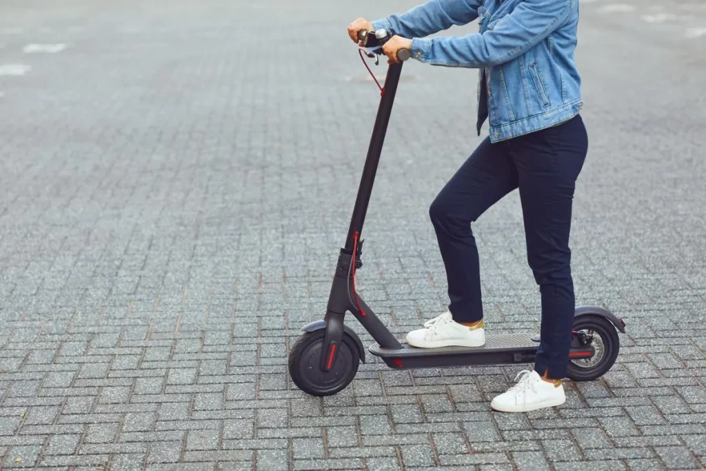 La Nueva Exigencia De La Dgt Para Poder Circular Con Un Patinete Eléctrico 9 Dgt: Multas Y Restricciones