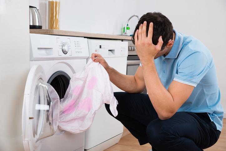 No tires la ropa desteñida, con estos trucos la puedes recuperar