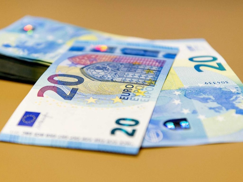 Qué Hacer Si Tienes Billetes Falsos