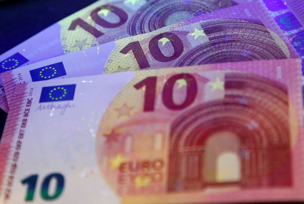Qué Hacer Si Tienes Billetes Falsos